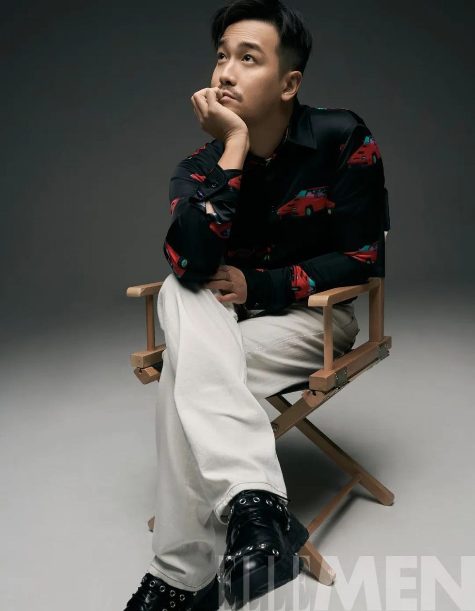 Sitting, Fashion, Sleeve, Photo shoot, Model, Photography, Fashion design, Neck, Collar, Fashion model, 
