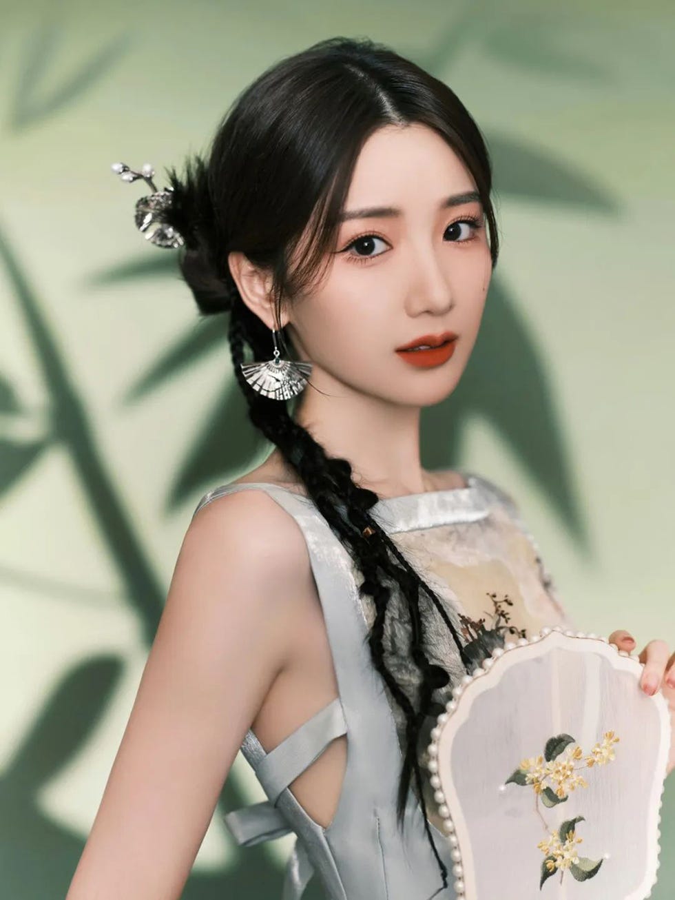 高兮妍 半个娱乐圈都迷上了新中式发髻！