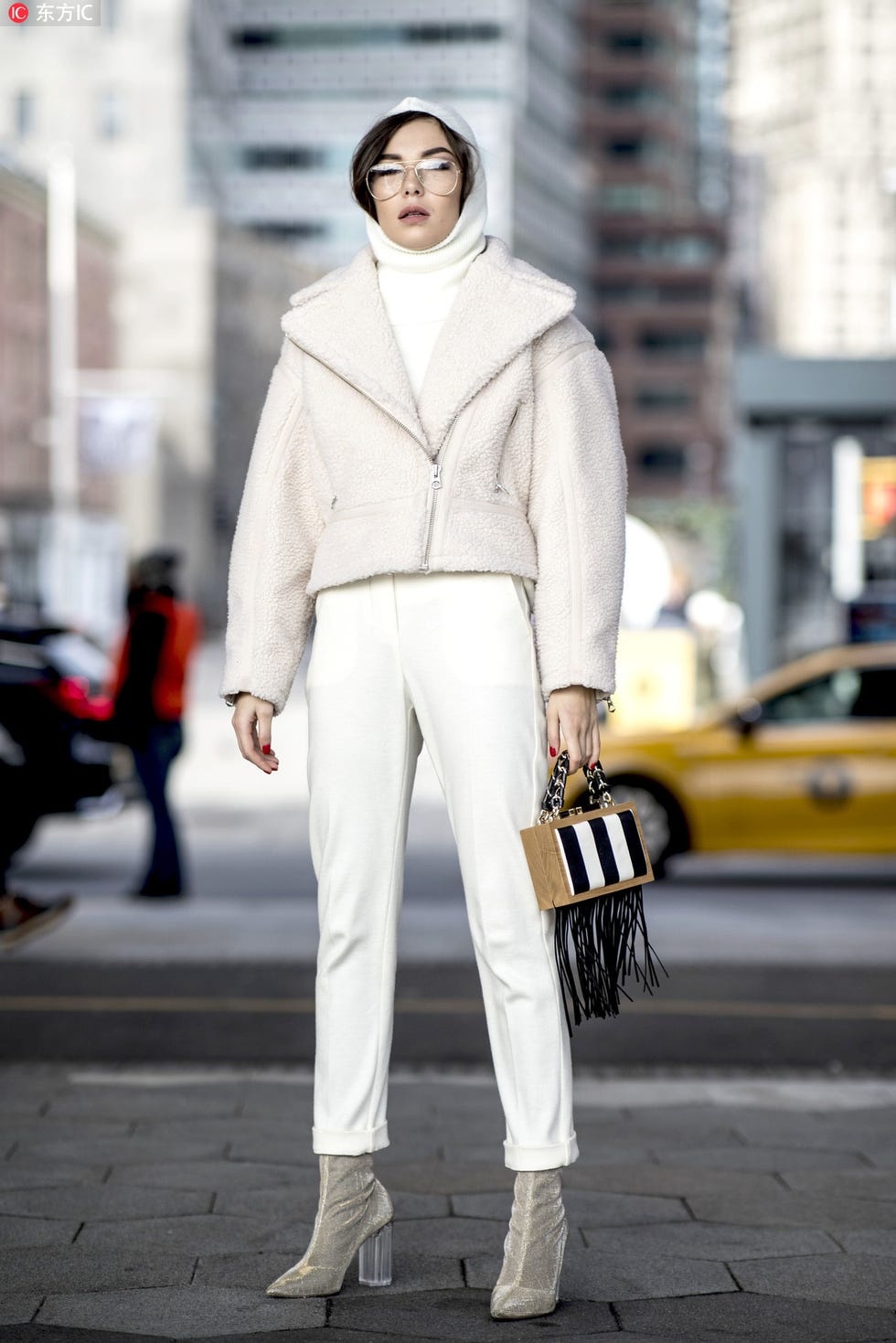 White, Street fashion, Clothing, Fashion, Fashion model, Snapshot, Neck, Outerwear, Suit, Fur, 