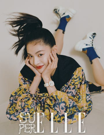Hair, Hairstyle, Cool, Photography, T-shirt, Happy, Black hair, Gesture, Photo shoot, Ear, 