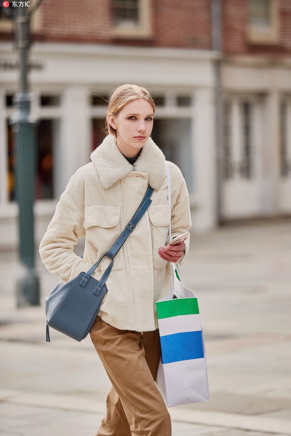 Street fashion, White, Photograph, Clothing, Fashion, Snapshot, Outerwear, Beige, Standing, Shoulder, 