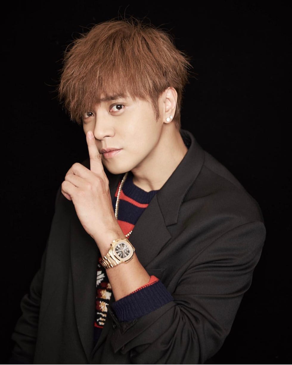 Hair, Hairstyle, Chin, Cheek, Forehead, Cool, Photography, Portrait, Bangs, Hand, 