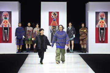 milan, italy february 27: izumi ogino and izumi kato aknowledge the applause of the audience after the anteprima fashion show fall/winter 2025 2026 during the milan fashion week womenswear fall/winter 2025/2026 at scuola militare teulié on february 27, 2025 in milan, italy. (photo by daniele venturelli/getty images for anteprima)