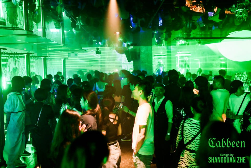 Green, Crowd, Nightclub, Disco, Event, Music venue, Party, Electronics, Performance, Technology, 