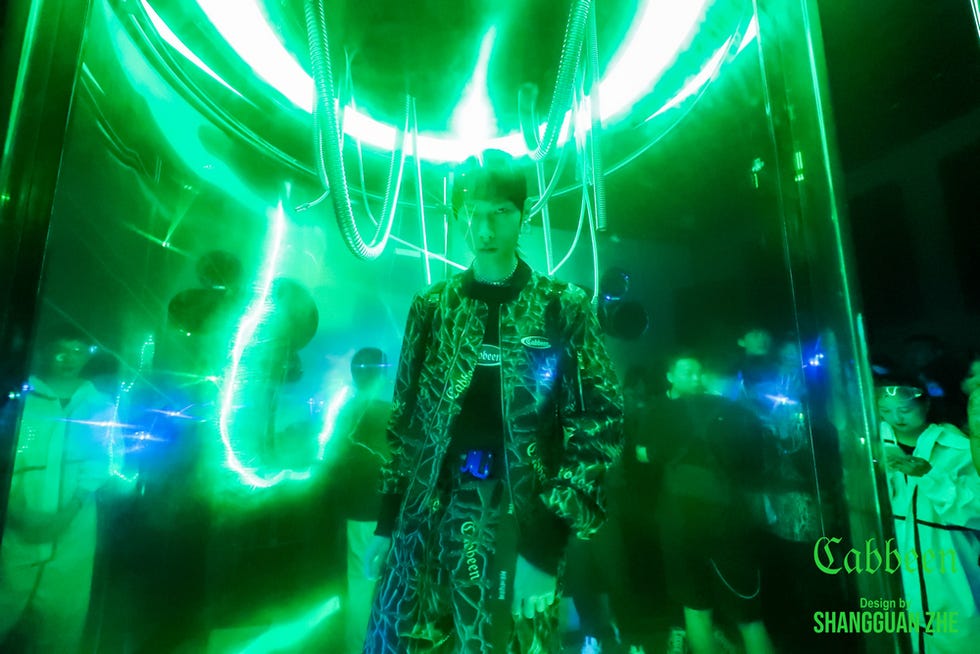 Green, Light, Performance, Visual effect lighting, Lighting, Technology, Neon, Event, Laser, Music venue, 