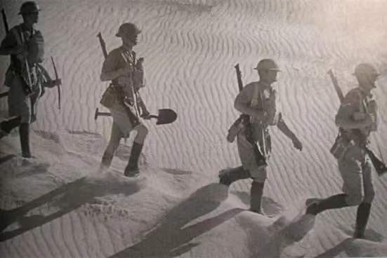 沙漠靴