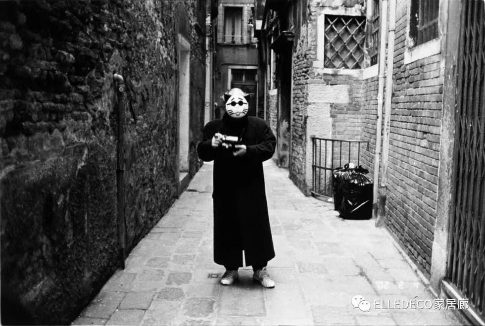 Monochrome, Standing, Style, Monochrome photography, Street fashion, Black-and-white, Brick, Snapshot, Costume, Brickwork, 