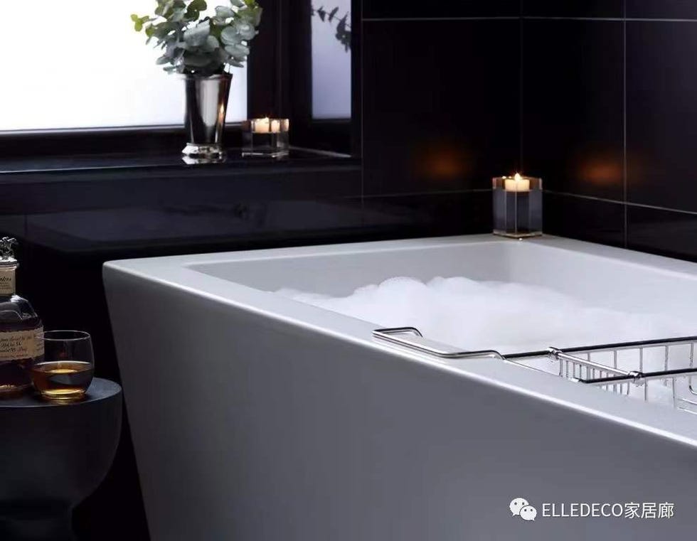 Bathtub, Jacuzzi, Property, Tap, Plumbing fixture, Bathroom, Room, Interior design, Material property, Sink, 