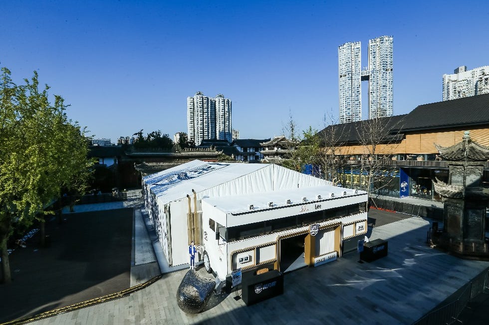 Urban area, Architecture, Transport, Roof, City, Building, Metropolitan area, Human settlement, Downtown, Real estate, 