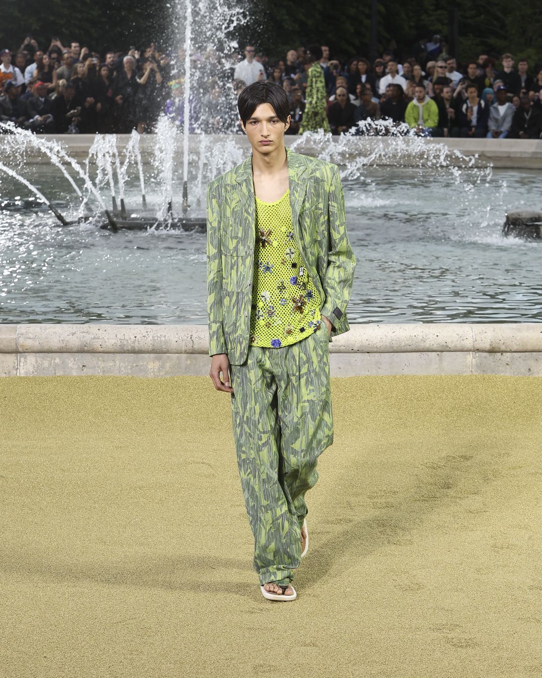 艺术总监Nigo呈现KENZO 2025春夏系列