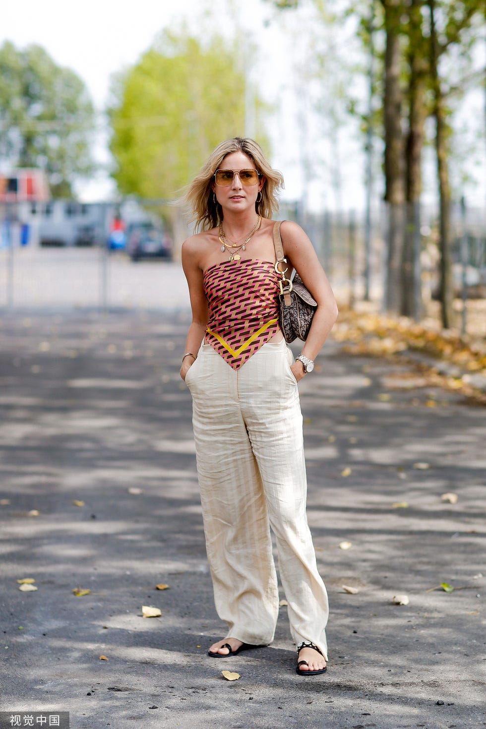 White, Clothing, Photograph, Street fashion, Fashion, Yellow, Jeans, Beauty, Fashion model, Shoulder, 