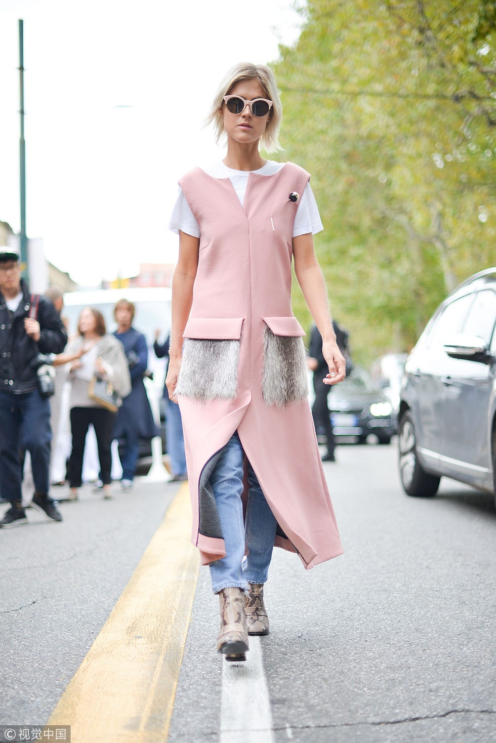 Clothing, Street fashion, Fashion, Pink, Eyewear, Jeans, Fashion model, Snapshot, Footwear, Sunglasses, 