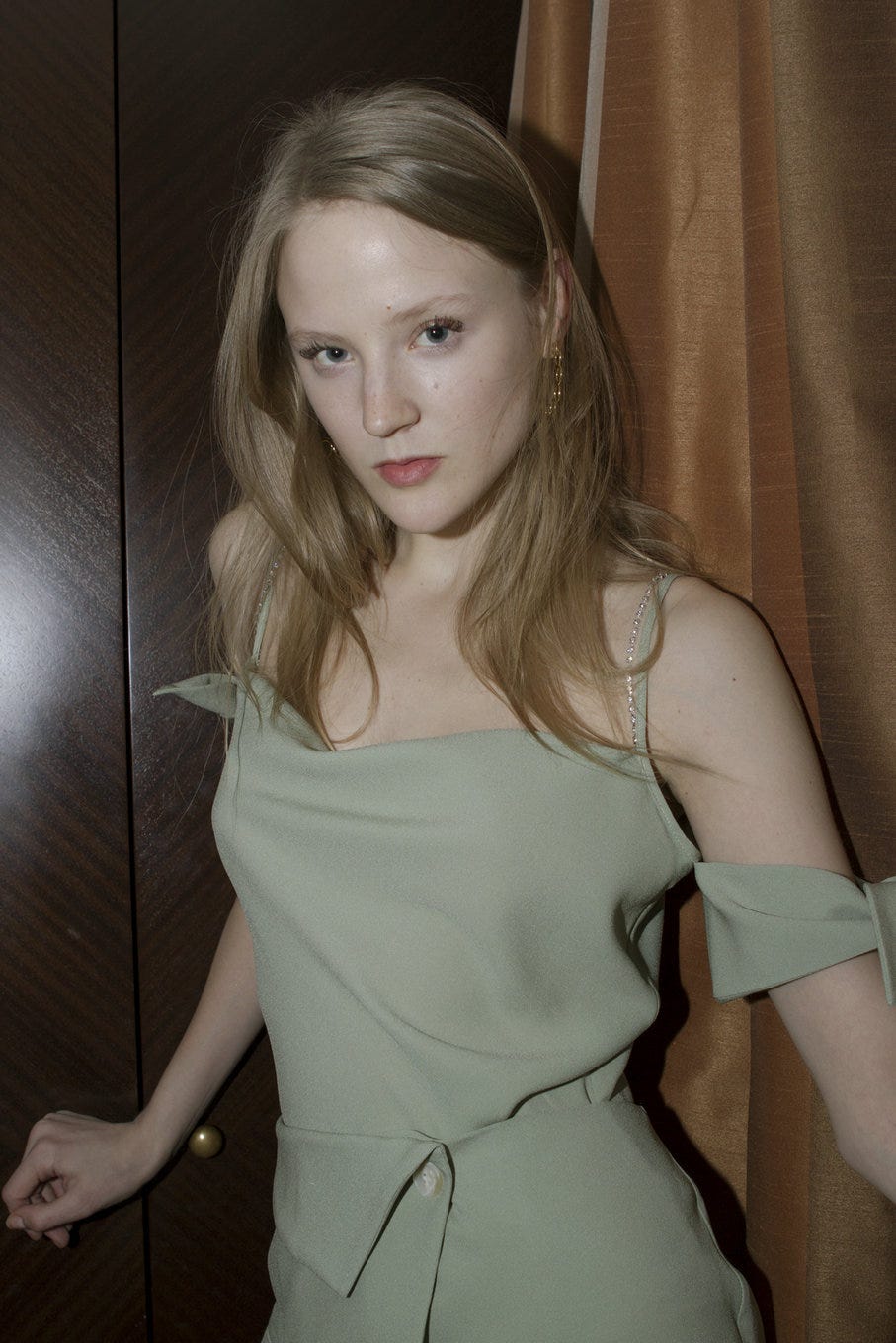 Hair, Face, Blond, Beauty, Hairstyle, Skin, Lip, Dress, Shoulder, Fashion, 