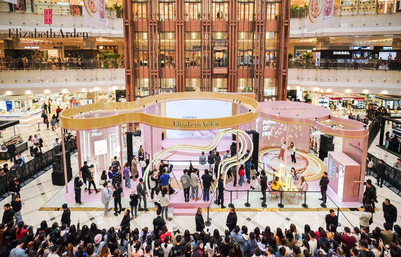 Shopping mall, People, Crowd, Building, Shopping, Human settlement, Retail, City, Event, Architecture, 