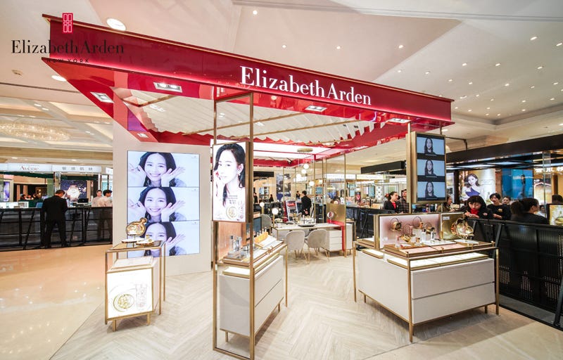Building, Outlet store, Product, Retail, Shopping mall, Interior design, Footwear, Trade, Fashion accessory, Convenience store, 