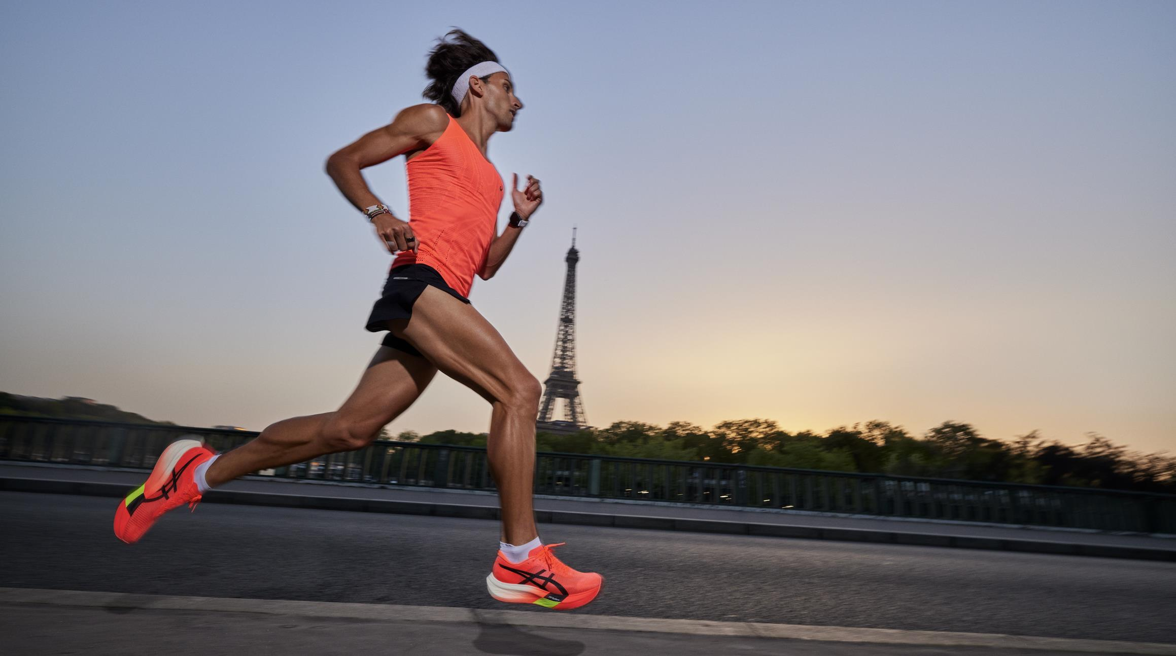 ASICS亚瑟士推出全新METASPEED PARIS碳板竞速系列跑鞋强劲性能助力跑者 