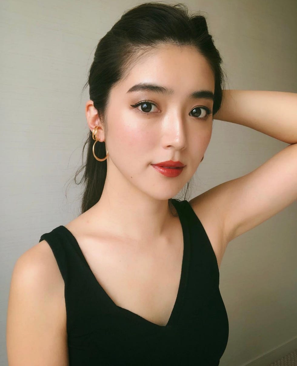 大口智惠美复古妆容