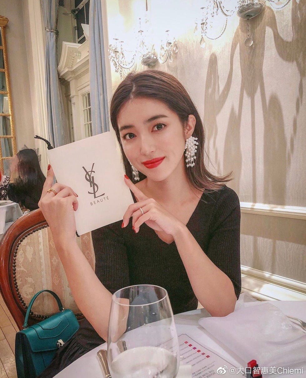 大口智惠美参加美妆活动