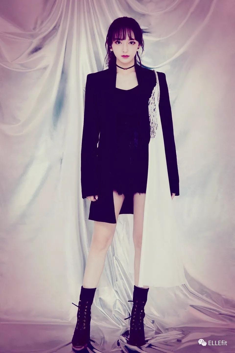 Purple, Fashion, Shoulder, Fashion design, Joint, Footwear, Fashion model, Leg, Knee, Outerwear, 