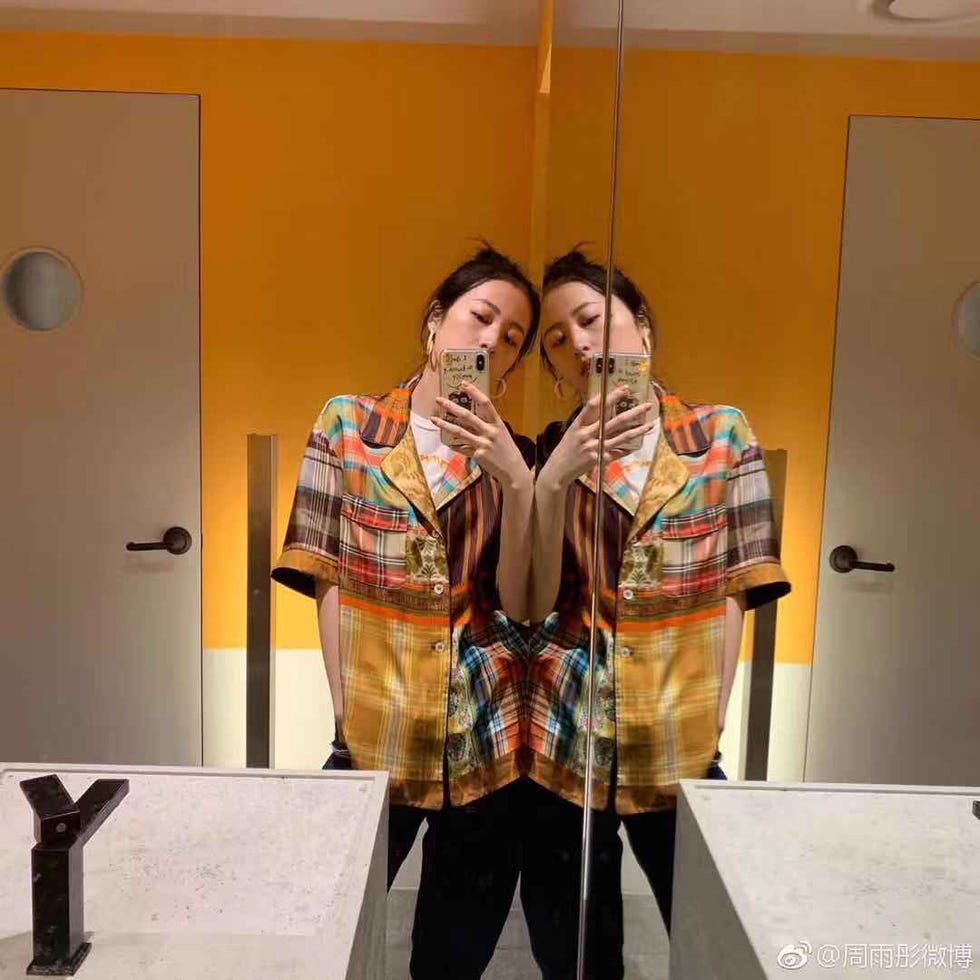 Kimono, Textile, Costume, Room, Event, 