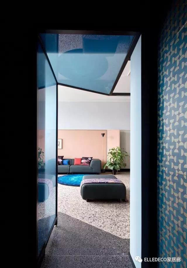 Blue, Room, Property, Building, House, Interior design, Architecture, Ceiling, Sky, Furniture, 