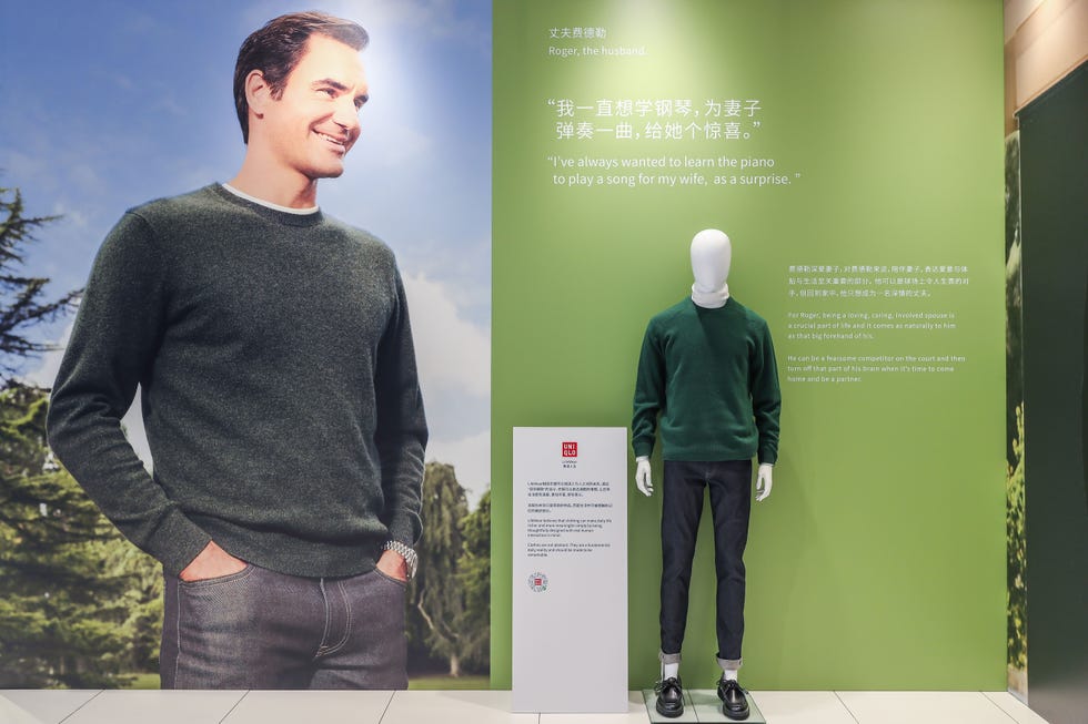 Green, Fashion, Standing, T-shirt, Design, Jeans, Denim, Sleeve, Photography, Advertising, 