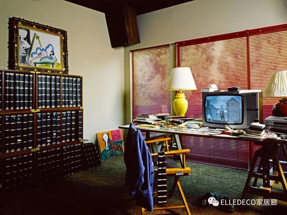 Room, Interior design, Furniture, Building, House, Wall, Home, Real estate, Office, Desk, 