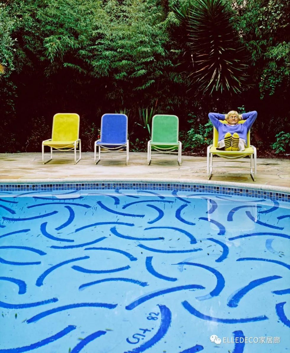 Blue, Majorelle blue, Swimming pool, Aqua, Water, Outdoor furniture, Furniture, Leisure, Design, Chair, 