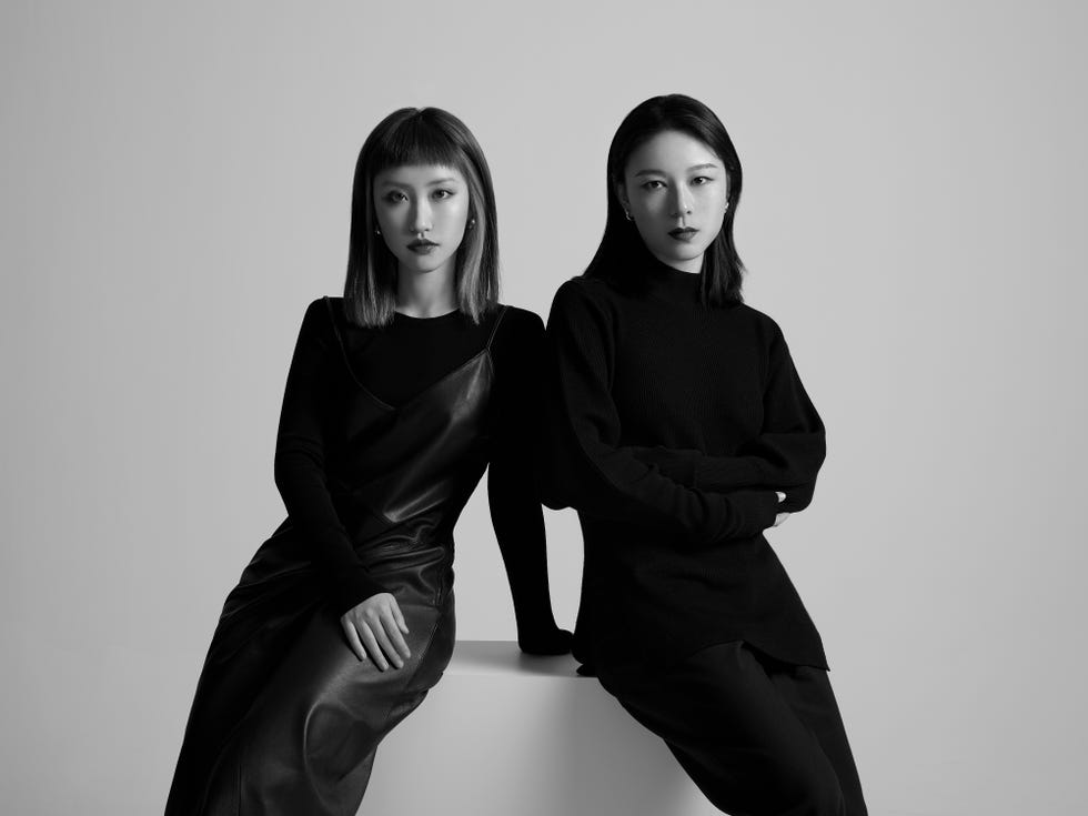 theyknow品牌主理人 joanna xie（左）和fangoulan zhang（右）