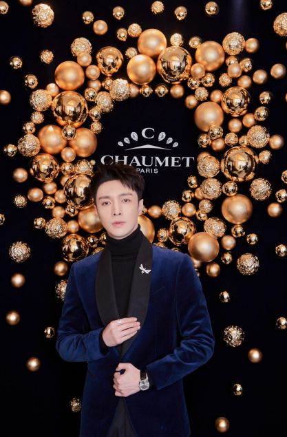 品牌大使张艺兴参观chaumet上海one itc高级精品店