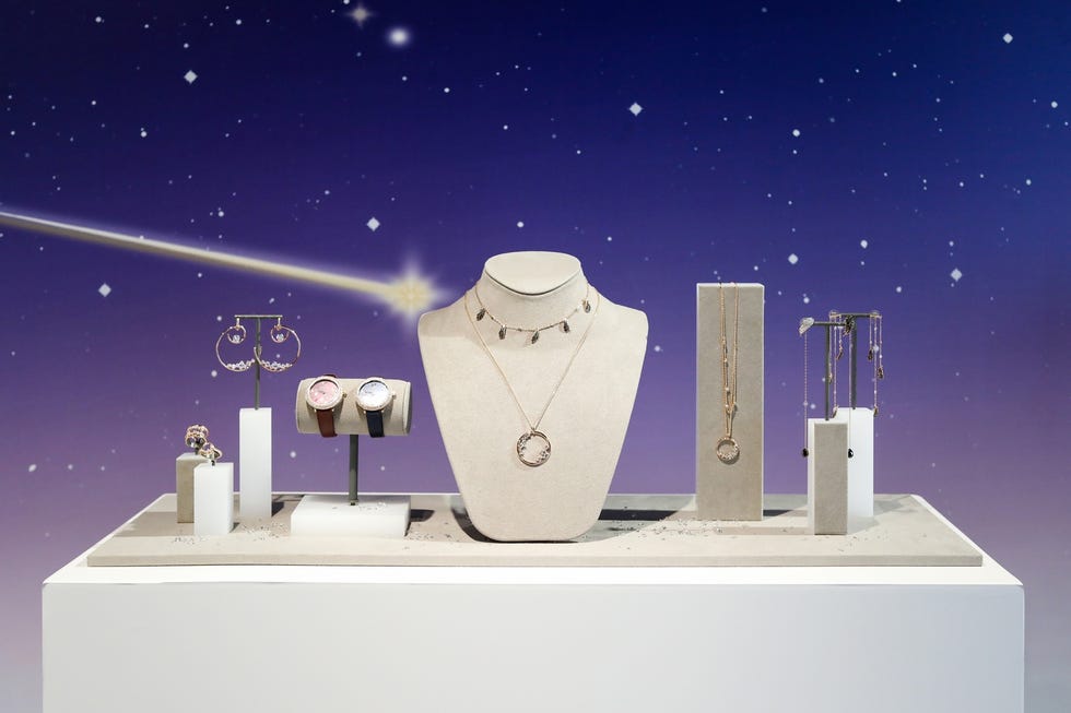 Product, Illustration, Animation, Art, 