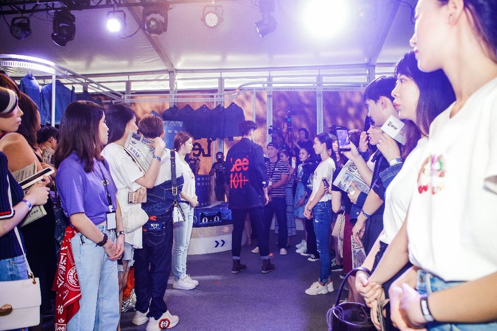 Product, Snapshot, Event, Crowd, Technology, Performance, Stage, 
