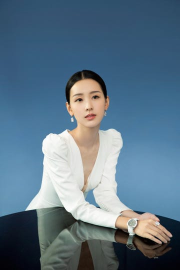 演员陈都灵佩戴雅典表亮相ulysse nardin雅典表成都ifs旗舰店开幕
