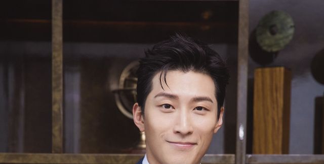 著名演员窦骁佩戴沛纳海lumnior marina 庐米诺系列腕表   44毫米pam01393 2