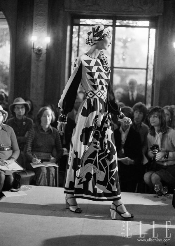 Fashion, Runway, Fashion show, Black-and-white, Fashion design, Monochrome, Fashion model, Monochrome photography, Event, Haute couture, 