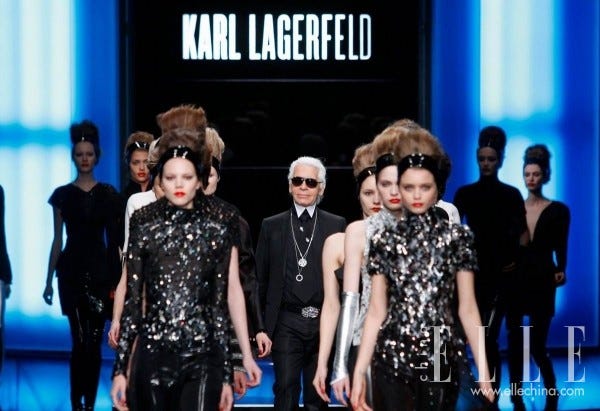 Fashion model, Fashion, Performance, Event, Fashion design, Fashion show, Runway, Little black dress, Haute couture, Model, 