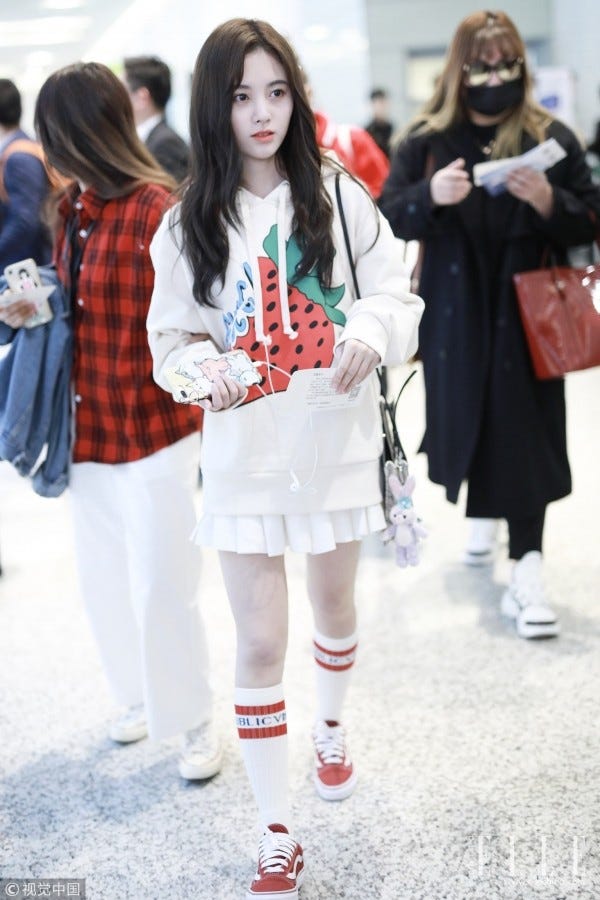 Street fashion, Clothing, Fashion, Tartan, Plaid, Snapshot, Design, Footwear, Outerwear, Pattern, 