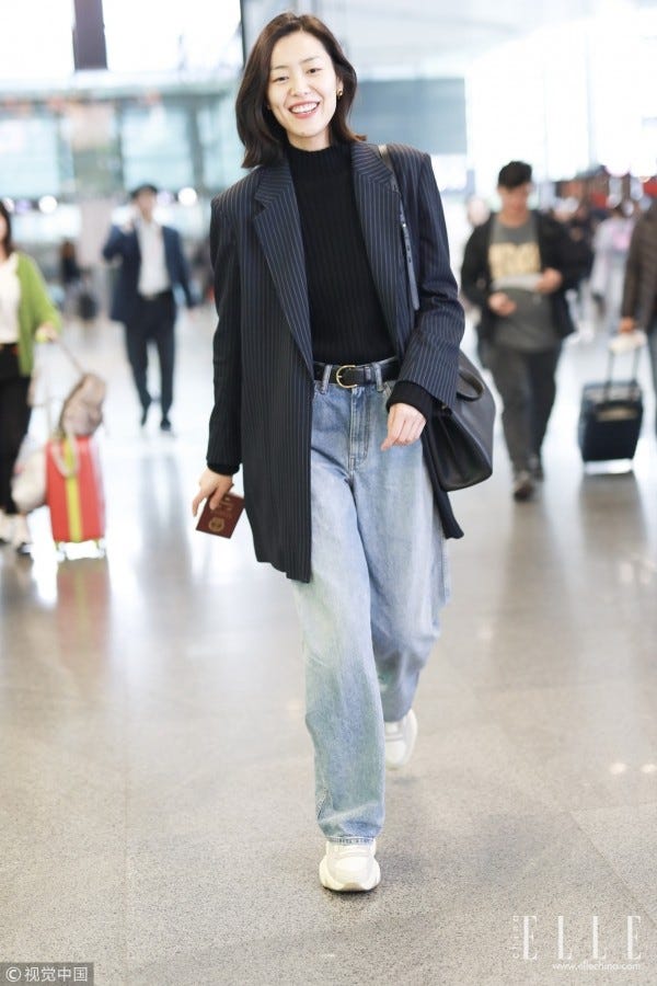 Clothing, Fashion, Street fashion, Fashion model, Beauty, Snapshot, Outerwear, Footwear, Shoulder, Jeans, 