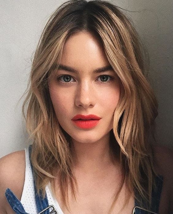 Hair, Face, Eyebrow, Lip, Hairstyle, Blond, Chin, Beauty, Layered hair, Nose, 
