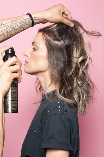 Hair, Hairstyle, Long hair, Hair coloring, Beauty, Blond, Forehead, Step cutting, Black hair, Brown hair, 