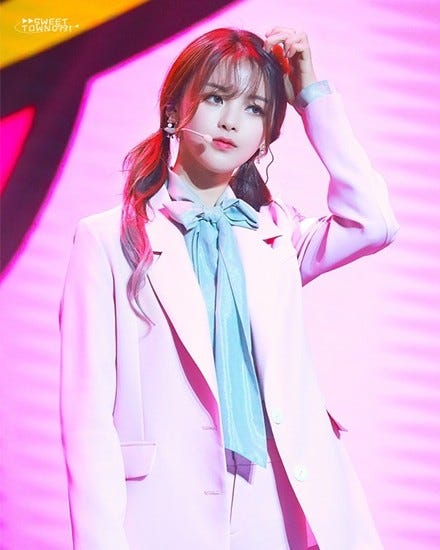 Pink, Performance, Singer, Costume, Magenta, Long hair, Photography, Black hair, Anime, 