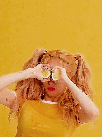 Eyewear, Hair, Glasses, Yellow, Sunglasses, Blond, Beauty, Long hair, Lip, Fun, 